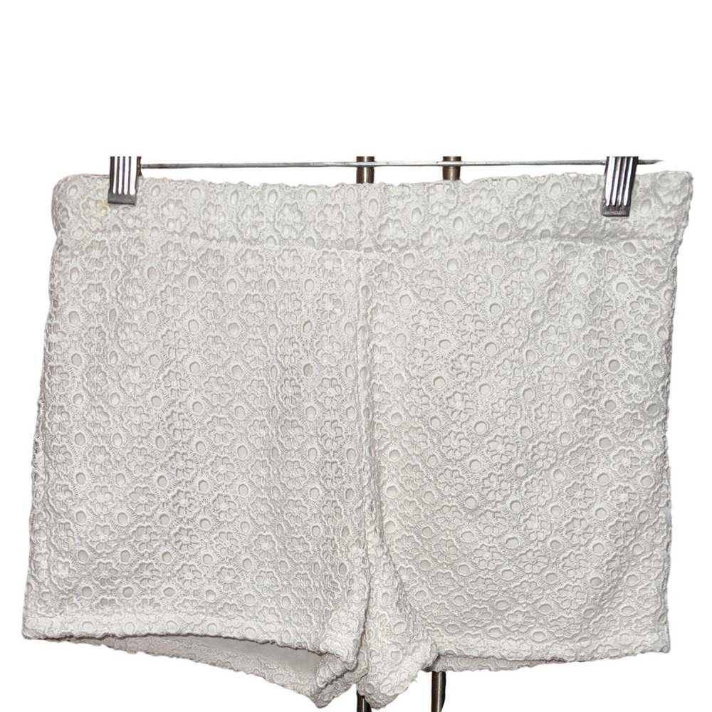 Forever 21 Women L White Eyelet Lace Overlay Shorts Resortwear Preppy Beachy Y2K